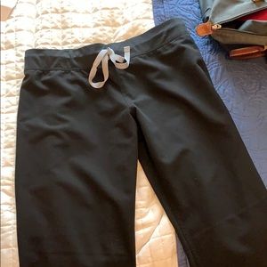 figs livingston basic scrub pant